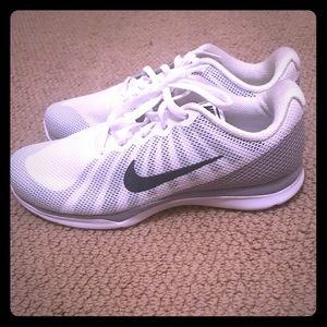 Woman’s Nike Size 7